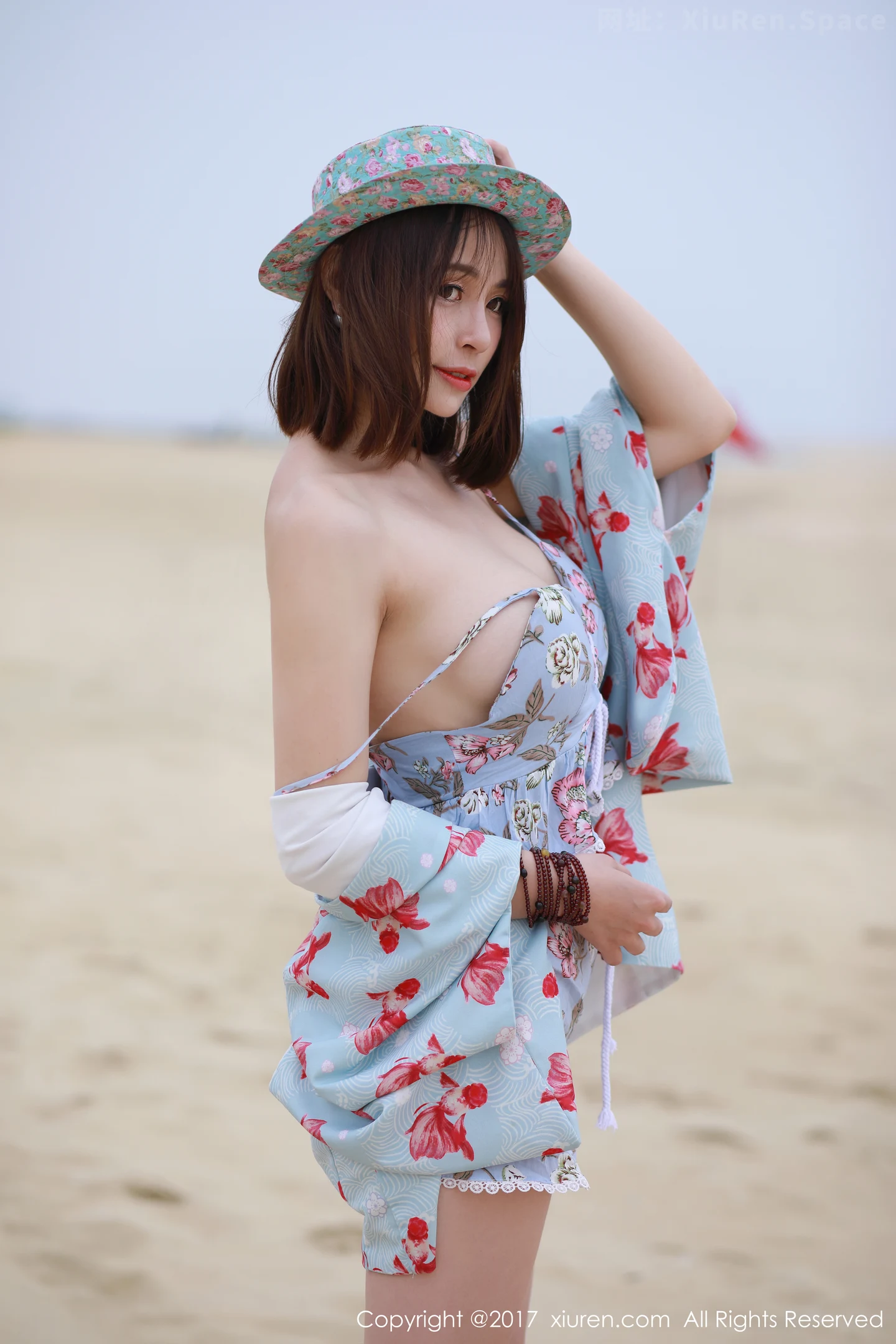 图片[2]-[XiuRen秀人网]VOL.766 嫩模奈奈Fox海边沙滩性感比基尼系列秀完美身材傲人美胸写真55P-秀人网官方网站